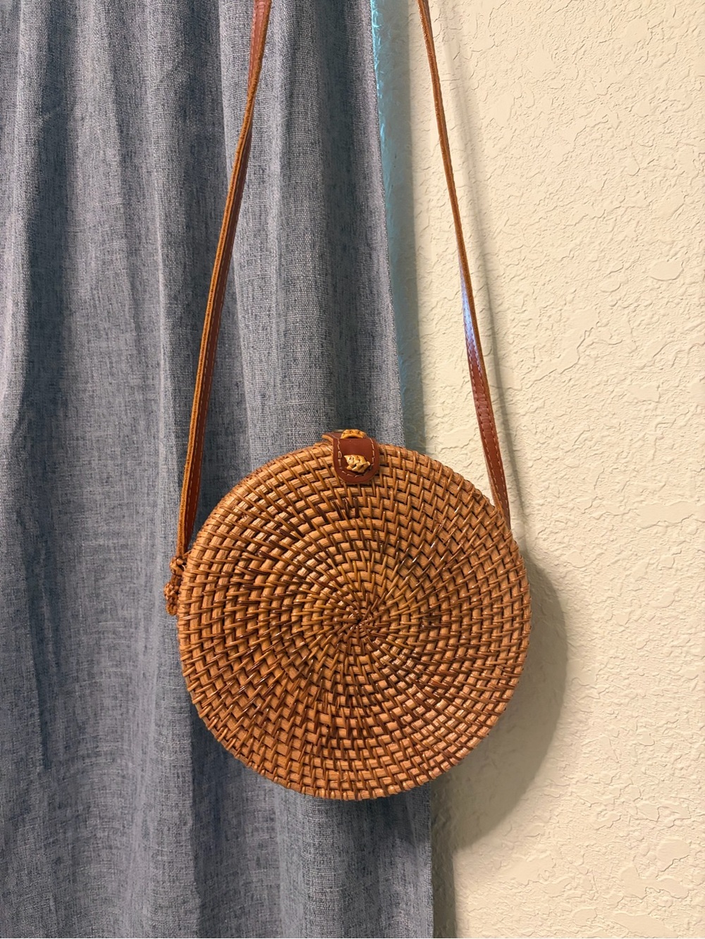 Woven Round Crossbody Bag in Brown